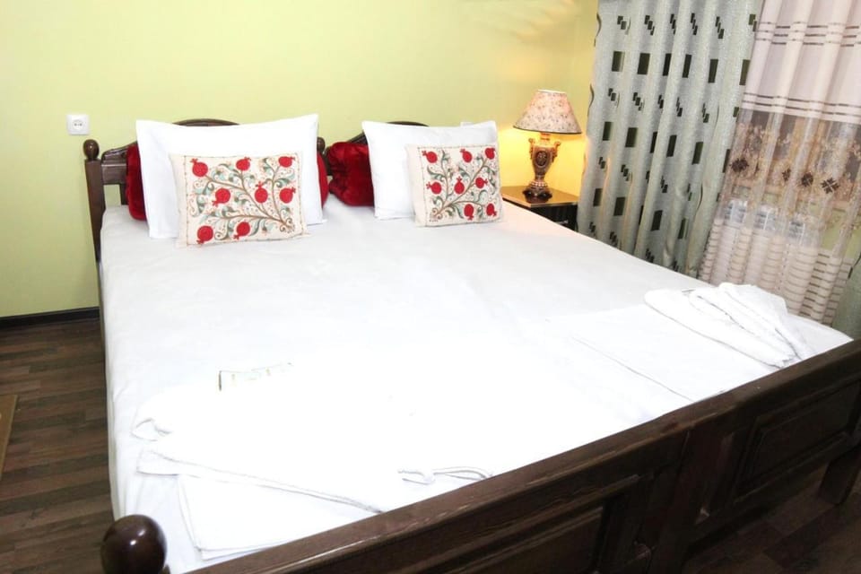 Bed, Photo of the whole room