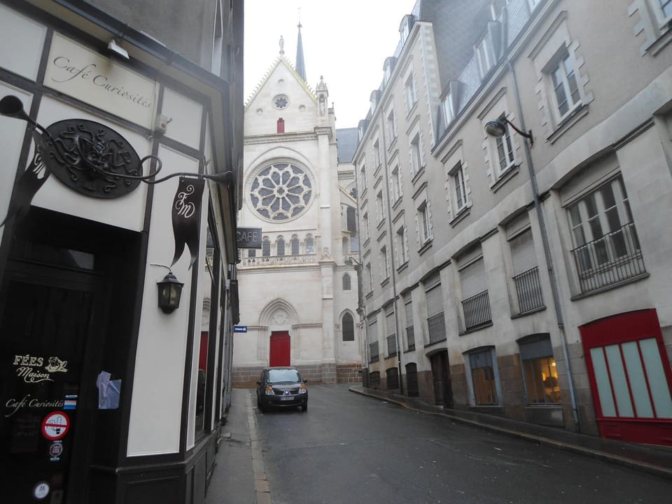 Facade/entrance