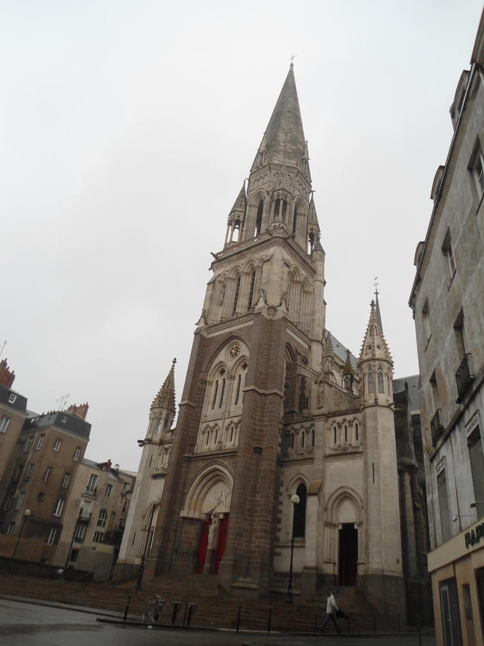 Nearby landmark, Day