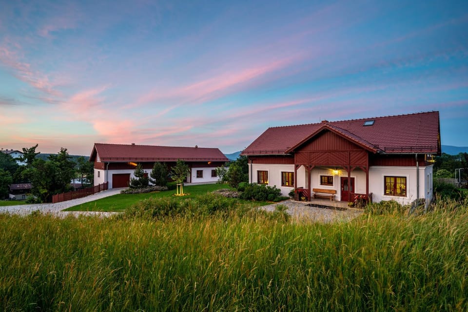 Willa Wzgórze Poręba - w ofercie darmowe ładowanie aut elektrycznych Bed and Breakfast in Lower Silesian Voivodeship