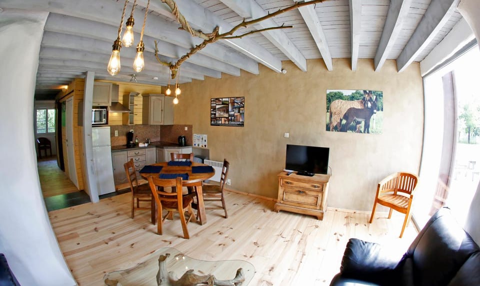 Living room, Dining area