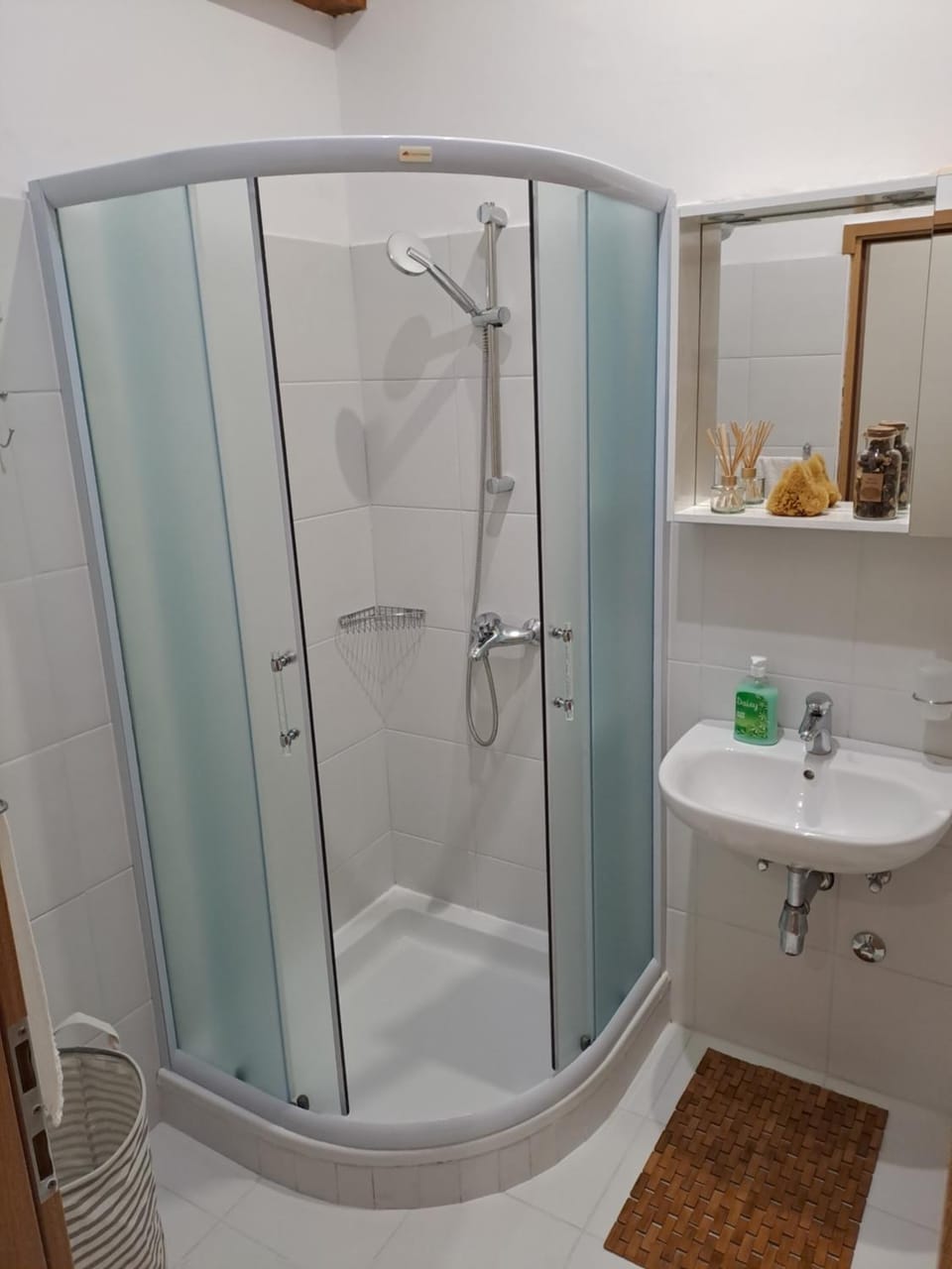 Shower, towels