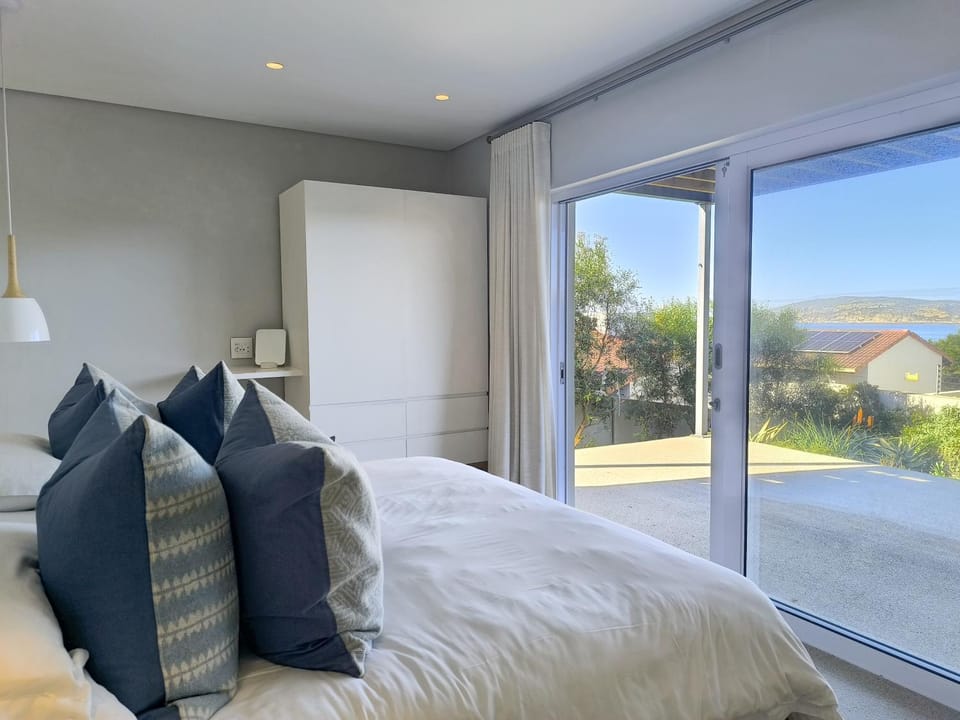 View (from property/room), Bedroom, Sea view