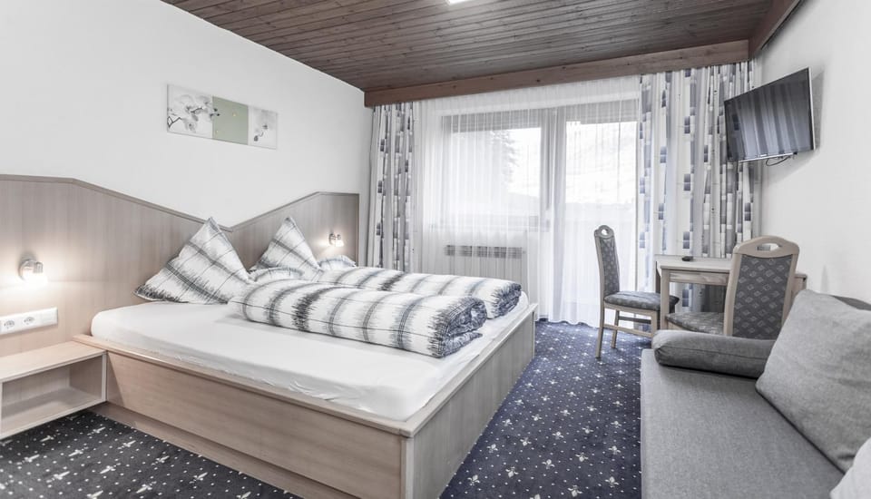 Bed, Photo of the whole room
