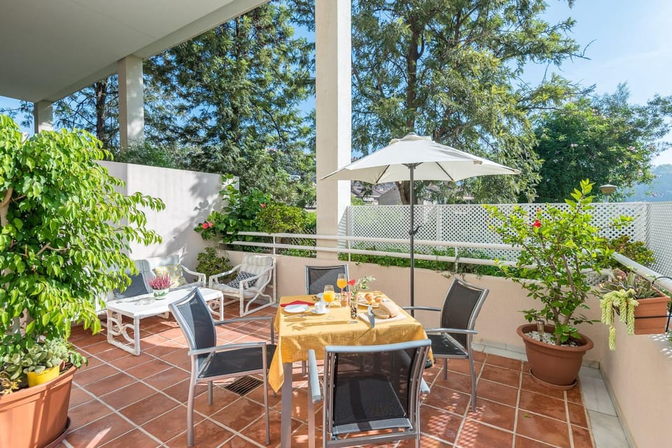 Balcony/Terrace, Garden view, Landmark view