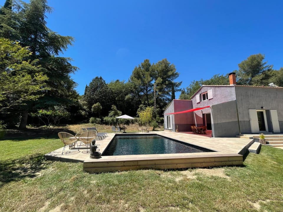 Property building, Garden, Swimming pool, Swimming pool