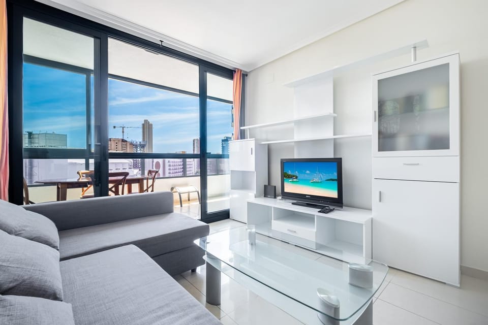 TV and multimedia, Balcony/Terrace, Living room, City view