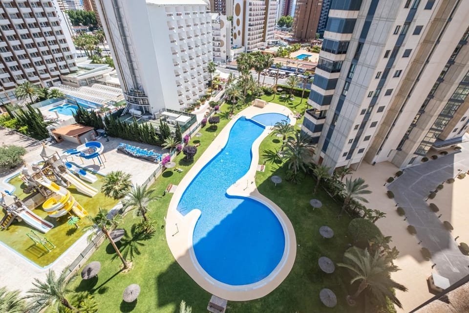 Property building, Day, City view, Pool view, Swimming pool, Location