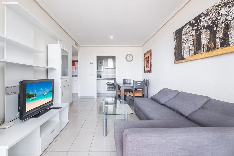 TV and multimedia, Living room, Dining area, air conditioner