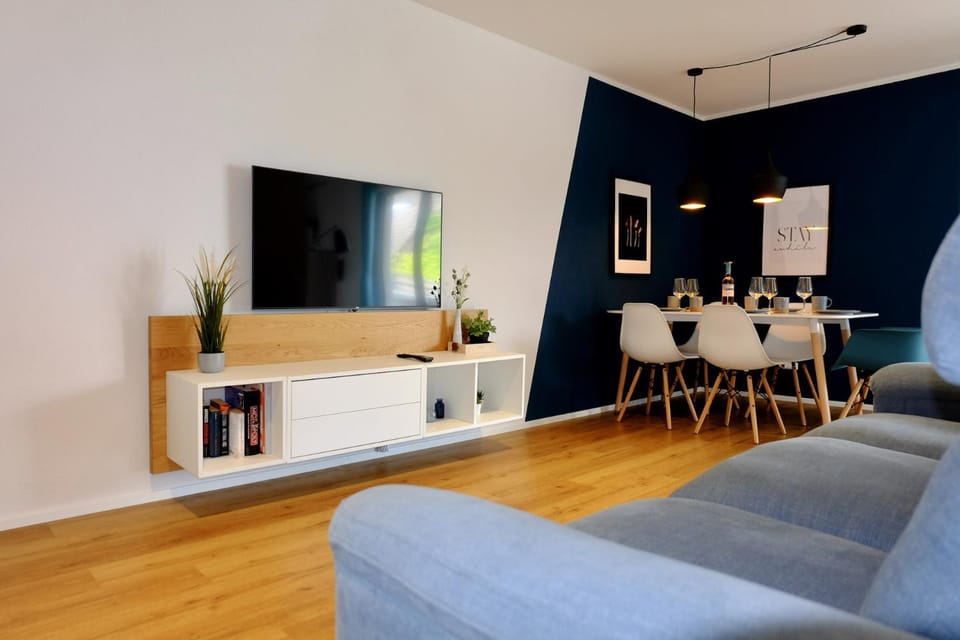 TV and multimedia, Living room, Decorative detail, Dining area