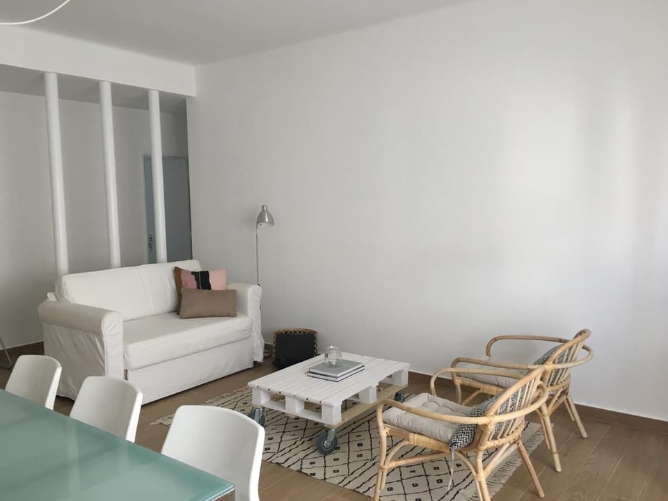 The Minimal House II Apartment in Lisbon District