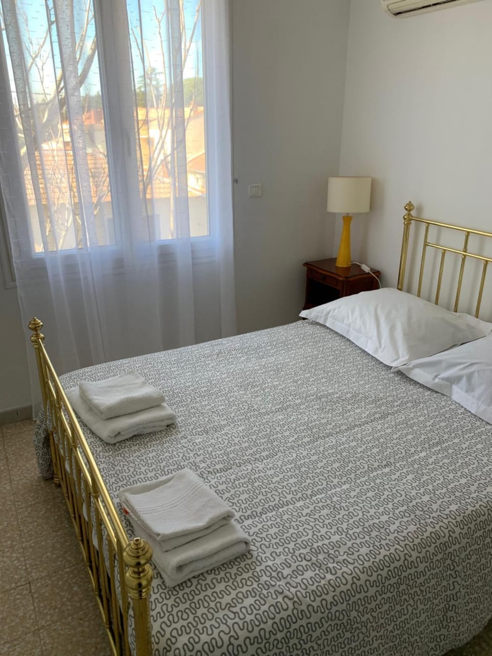 APPART CHALEUREUX, 3min Avignon, GARAGE & CLIM Apartment in Le Pontet