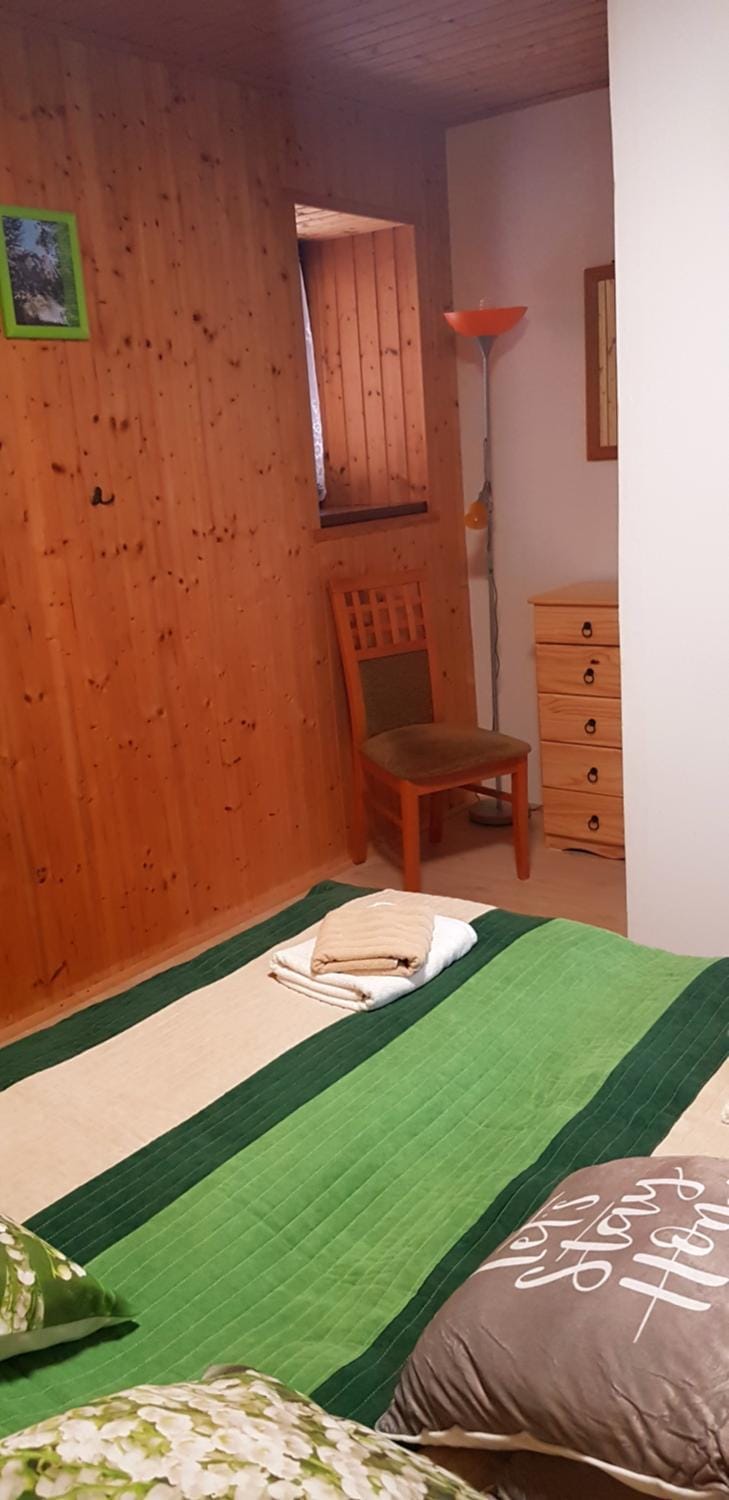 Bed, Photo of the whole room, bunk bed