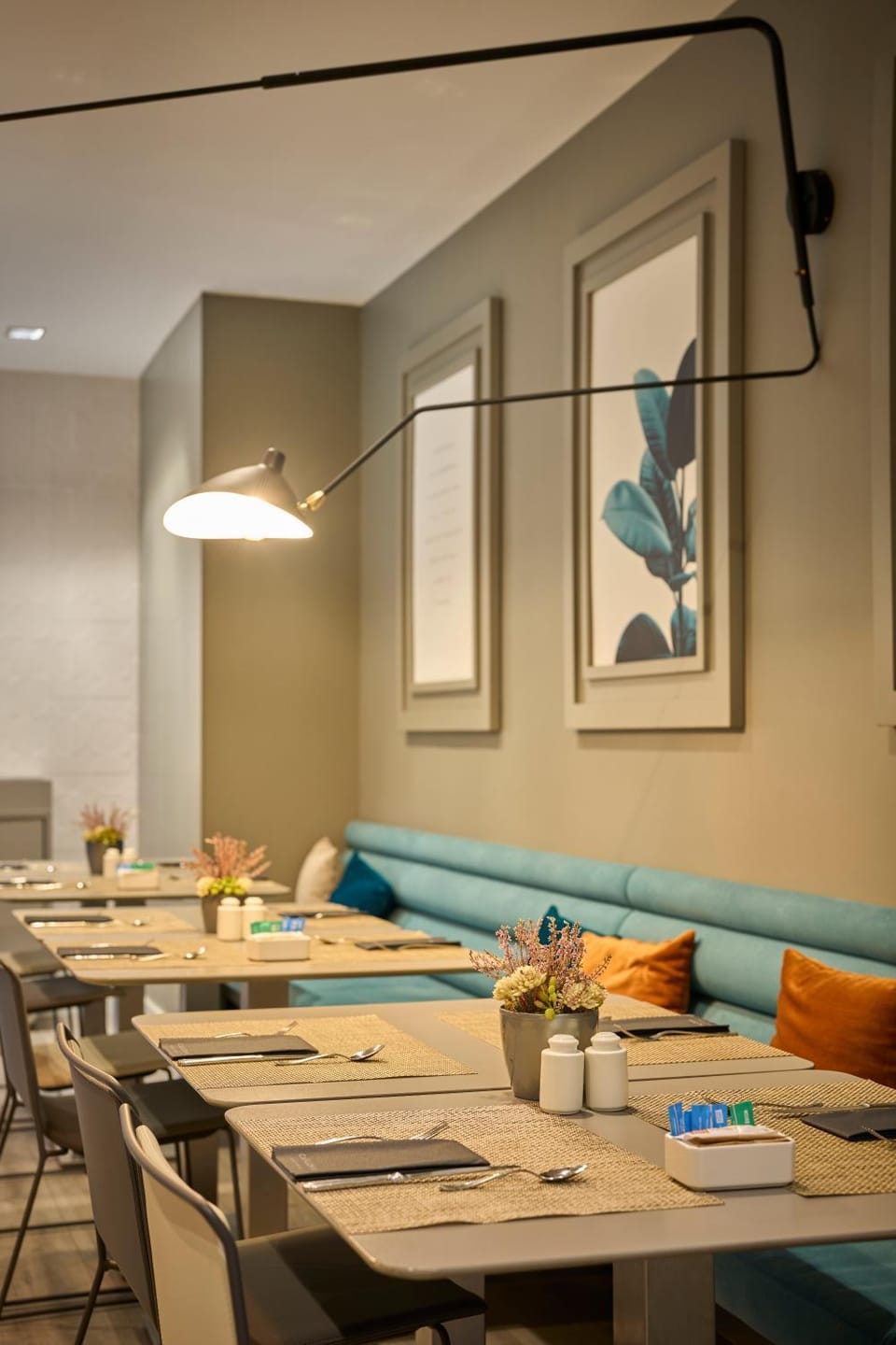 Restaurant/places to eat, Lounge or bar, Buffet breakfast