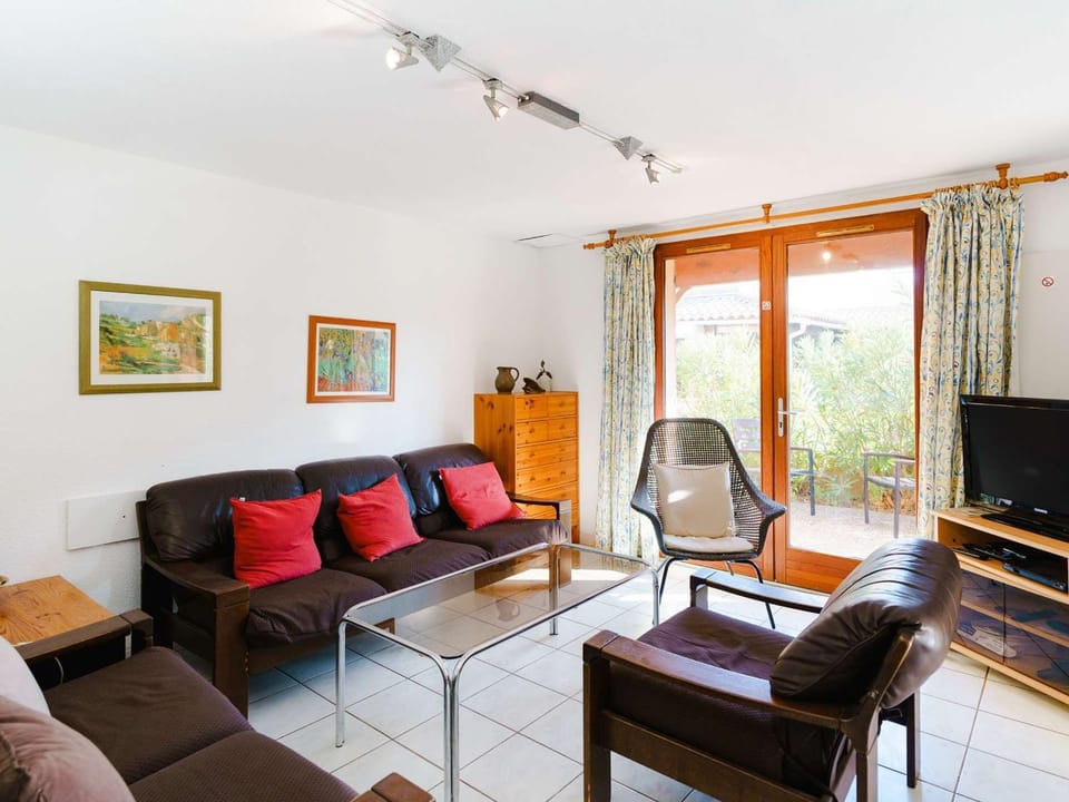 **Villa 4 pièces pour 7 avec piscine, proche plage, Gruissan** - FR-1-409-90 Villa in Gruissan