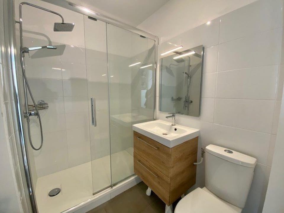 Quiberon - Studio rénové 35m² avec parking et wifi - FR-1-478-39 Apartment in Quiberon