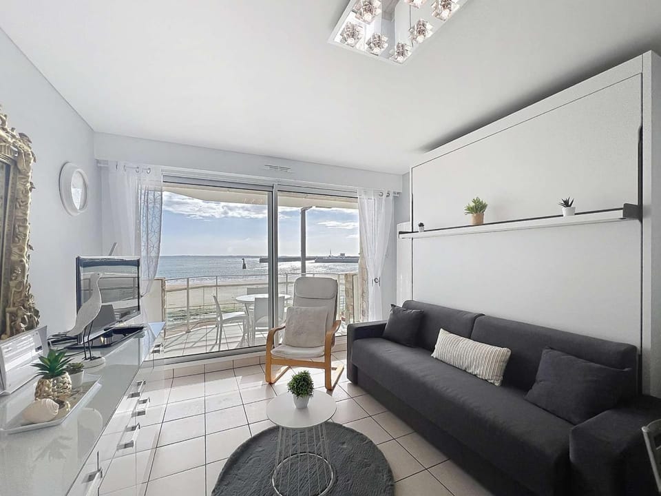 Quiberon - Studio rénové 28m² - Terrasse sud - Garage privé - FR-1-478-41 Apartment in Quiberon