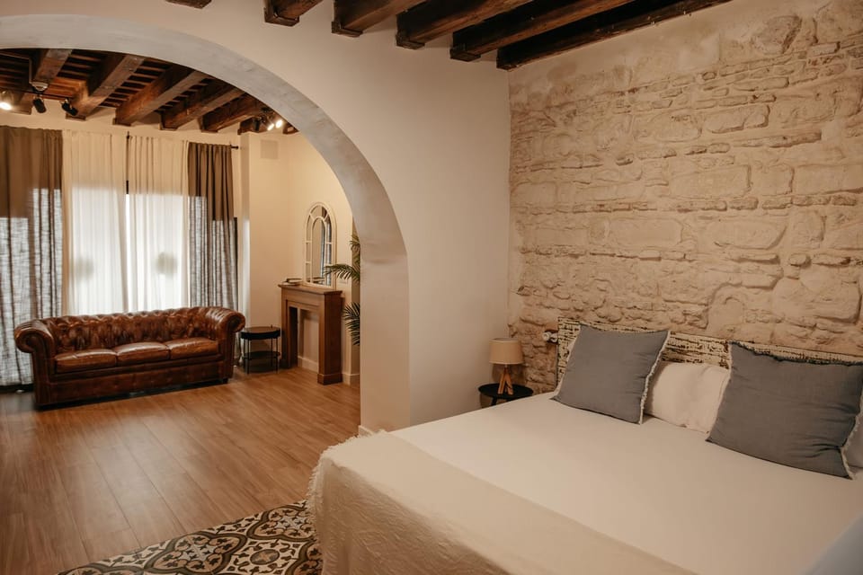 Bed, Living room
