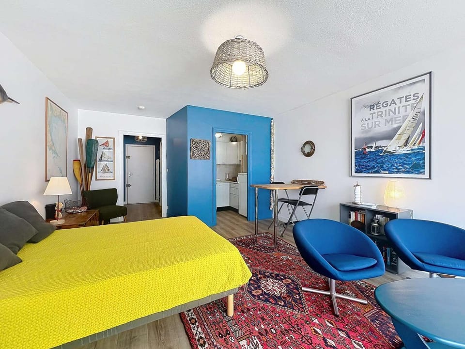 Quiberon - Studio rénové 33m² avec Balcon, Parking et Animaux acceptés - FR-1-478-121 Apartment in Quiberon