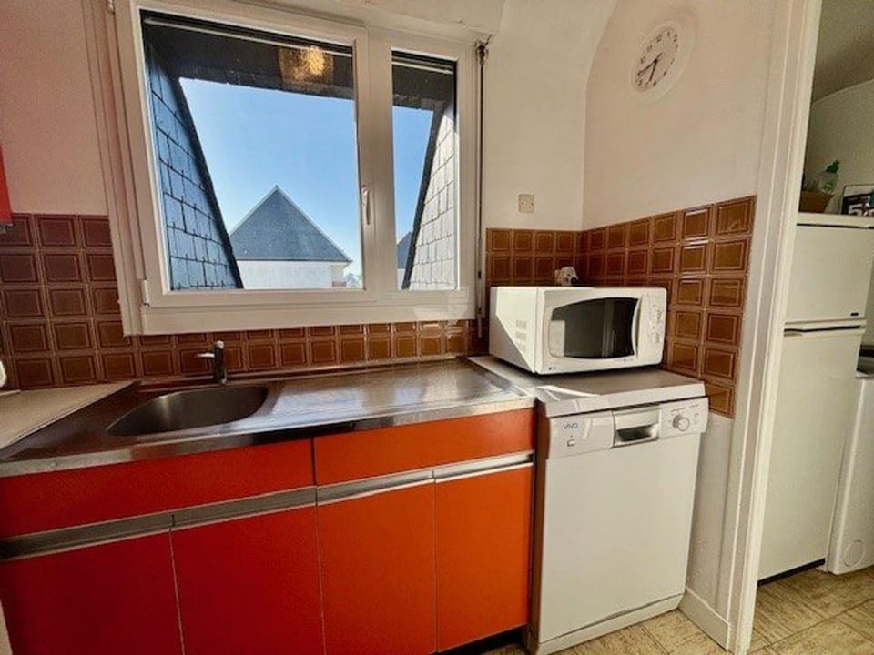 Quiberon - 2 Pièces + Mezzanine avec 2 Balcons, Parking, Près de la Mer - FR-1-478-125 Apartment in Quiberon