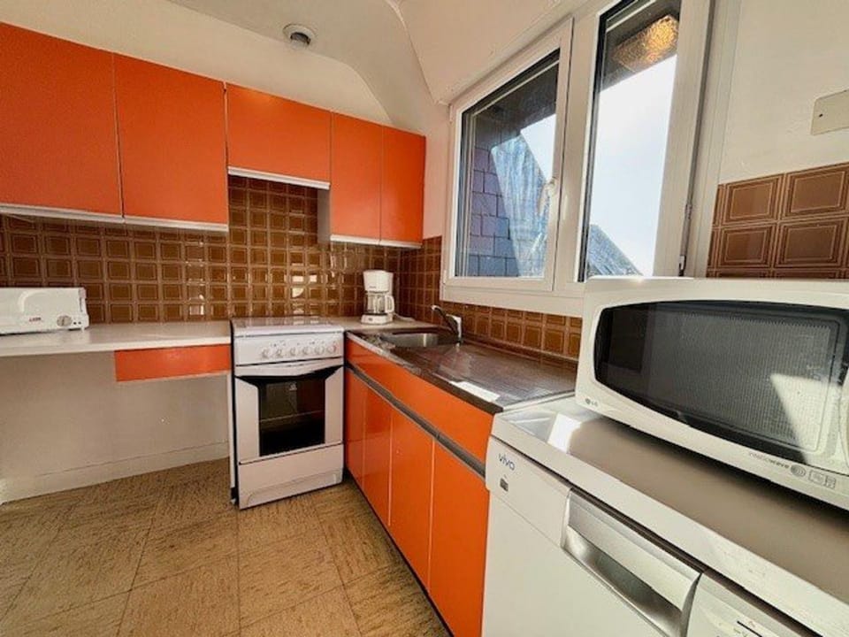 Quiberon - 2 Pièces + Mezzanine avec 2 Balcons, Parking, Près de la Mer - FR-1-478-125 Apartment in Quiberon