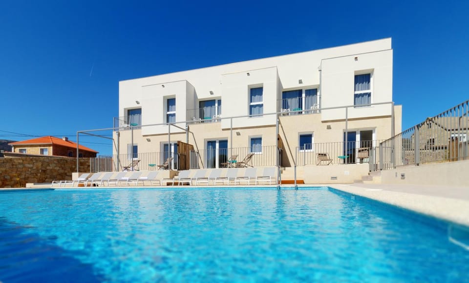 Property building, Swimming pool, Swimming pool