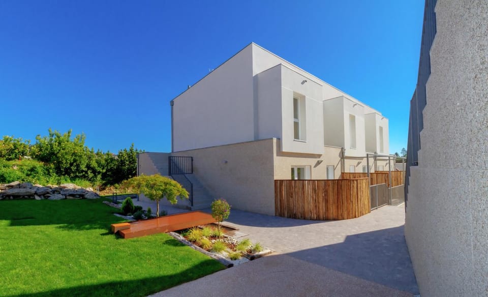 Property building, Garden