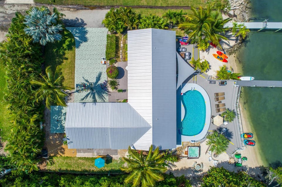 Bird's eye view, Hot Tub, River view, Swimming pool