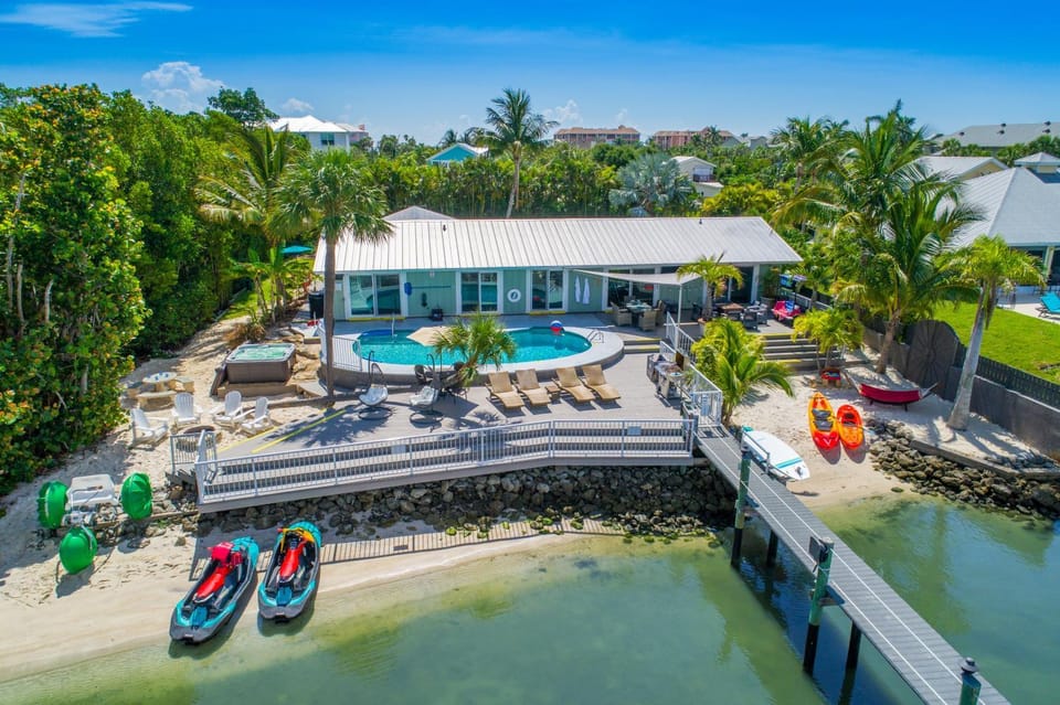 Bird's eye view, Fishing, Hot Tub, Snorkeling, Canoeing, Diving, River view, Swimming pool