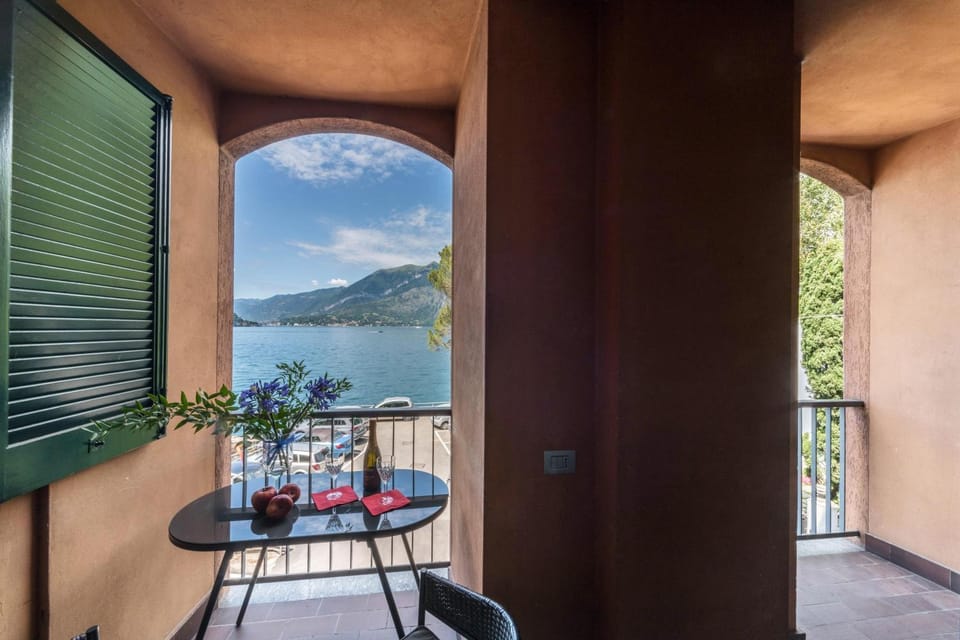 The house with red sunsets Apartment in Province of Lecco