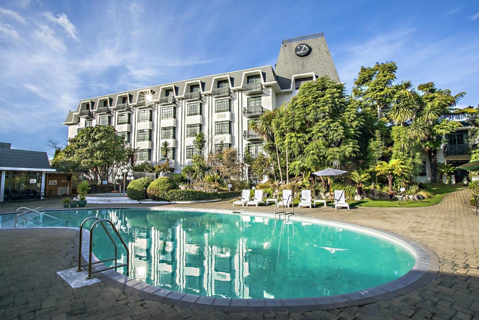 Property building, Swimming pool