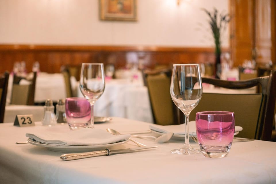 Restaurant/places to eat, Food and drinks, Banquet/Function facilities