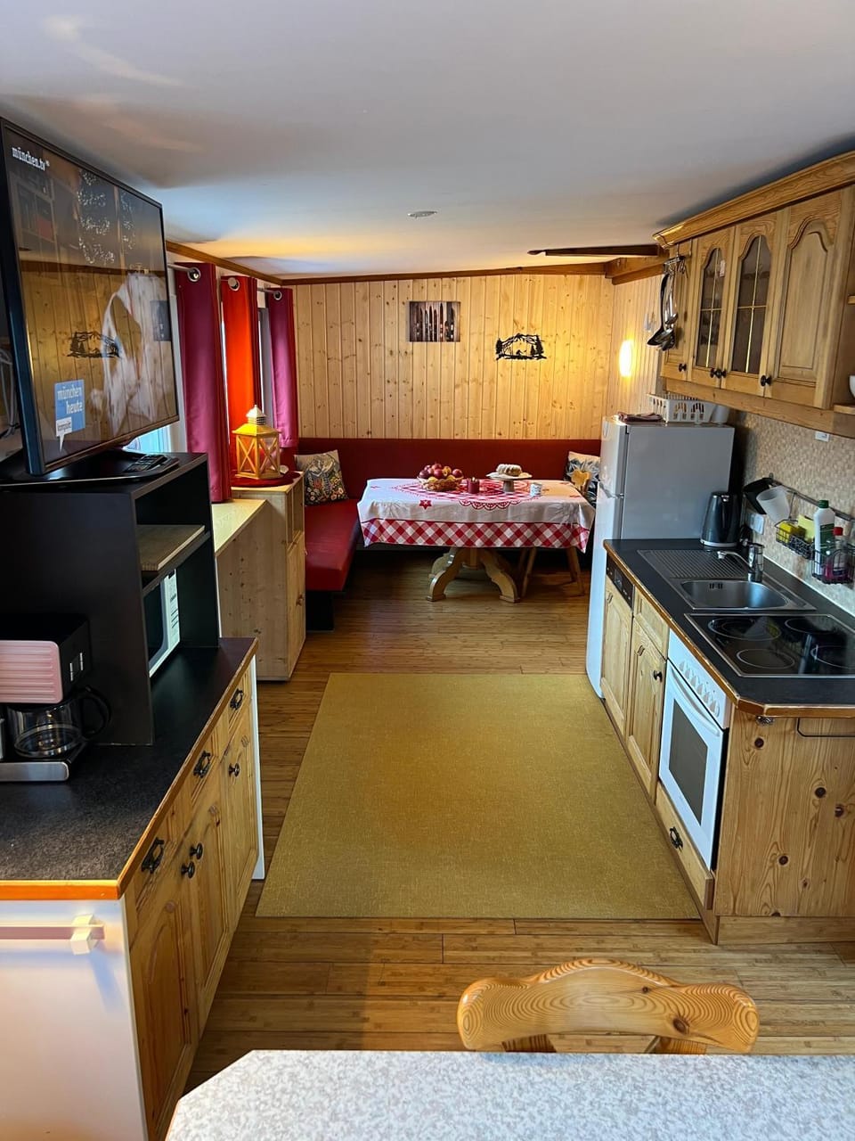 Kitchen or kitchenette