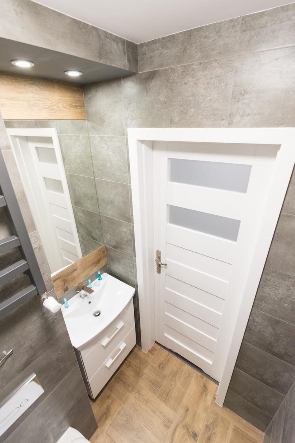 Toilet, Bathroom, towels