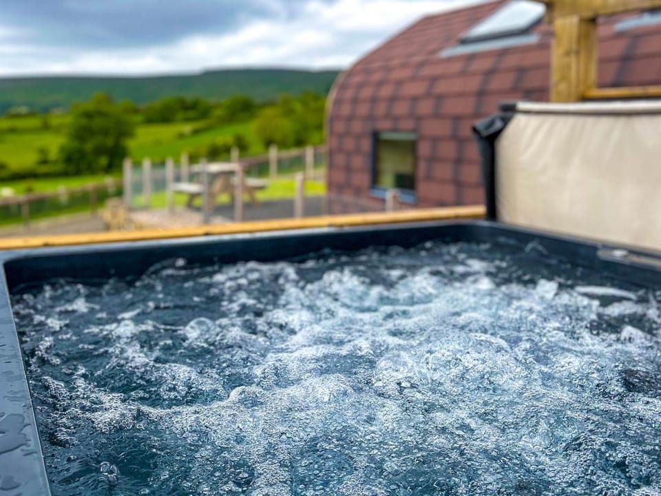 Hot Tub, Hot Tub