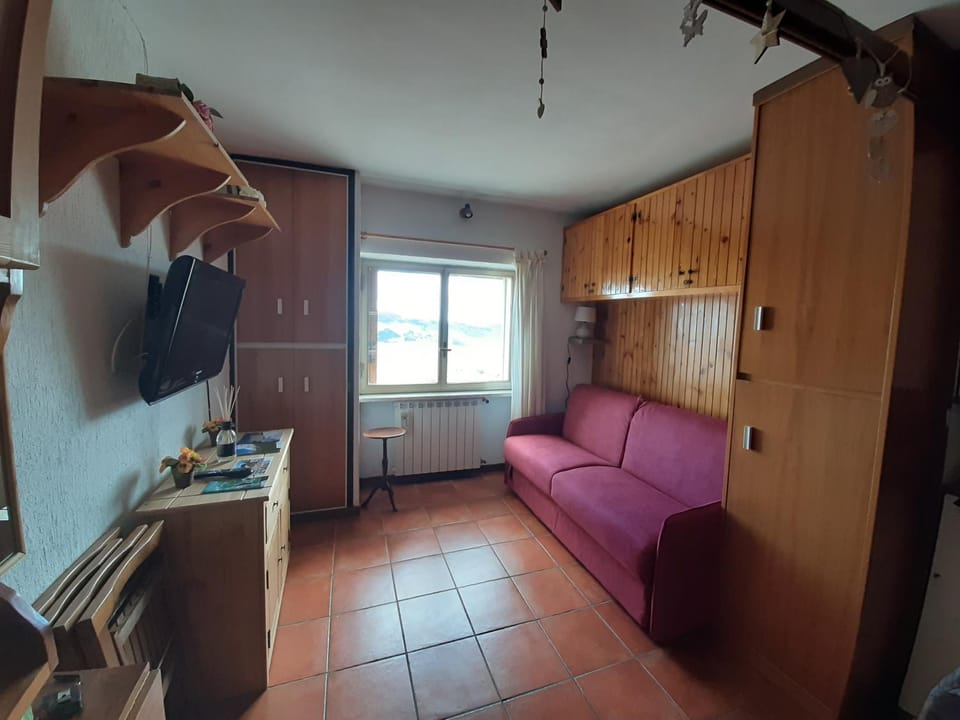 Communal lounge/ TV room, Seating area