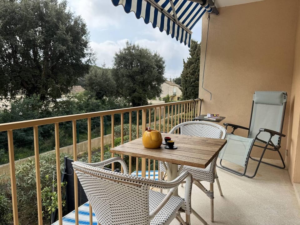 Appartement T2 climatisé avec balcon, WiFi et parking près du centre de Cavalaire-sur-Mer - FR-1-100-180 Apartment in Cavalaire-sur-Mer