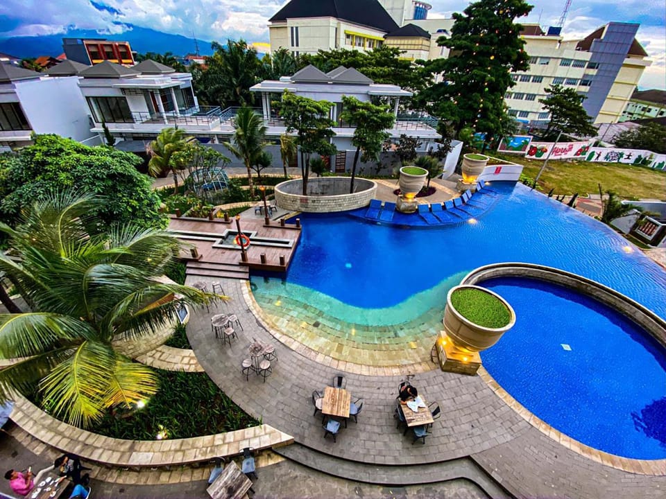 Swimming pool, Public Bath
