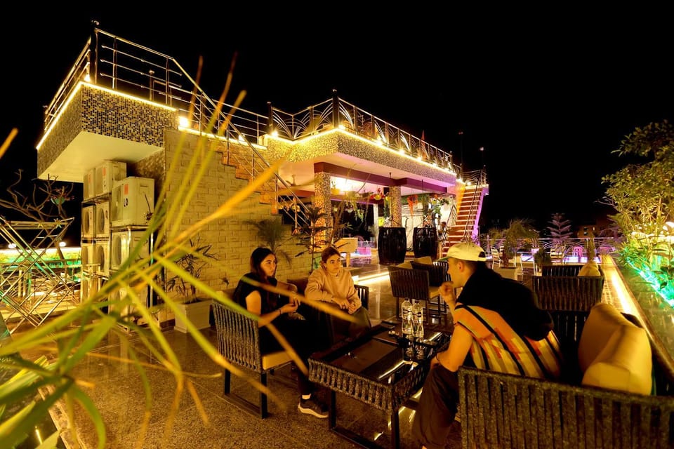 Restaurant/places to eat, Balcony/Terrace