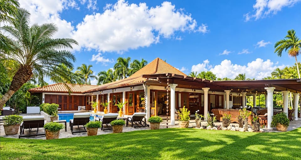 CASA NOSTRA RESORT by Klabhouse Villa in La Romana