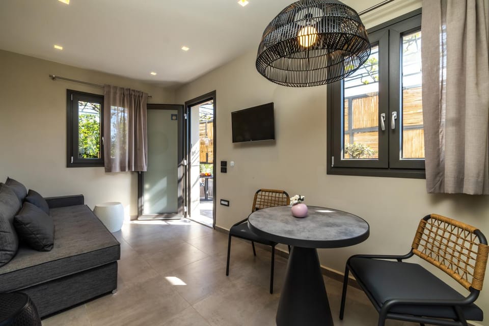 Seating area, Dining area