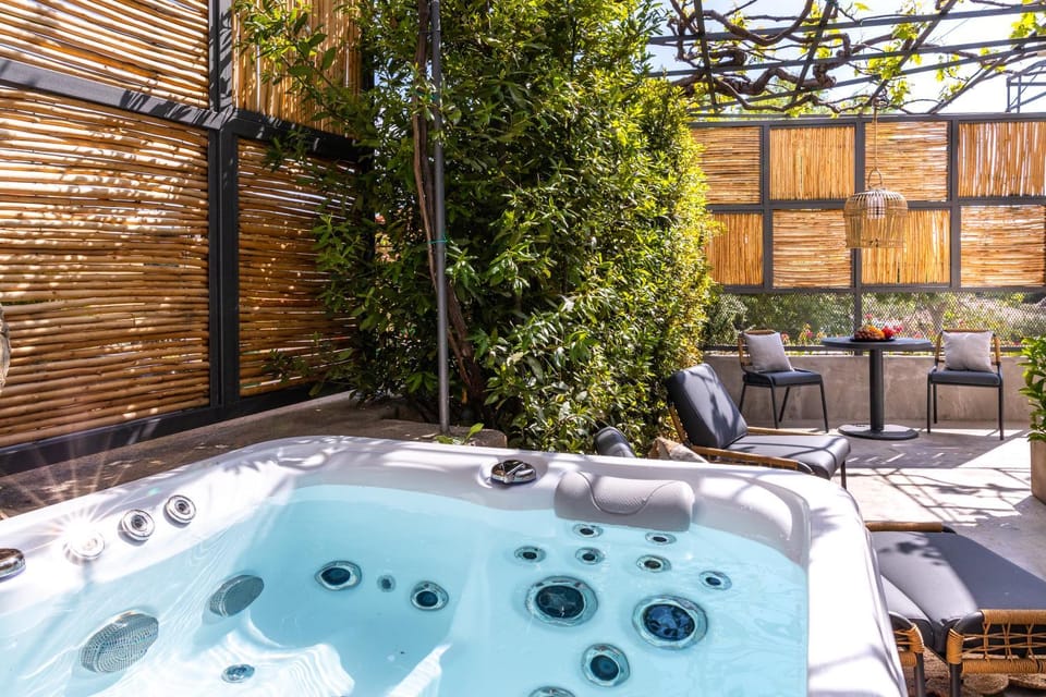 Patio, Hot Tub
