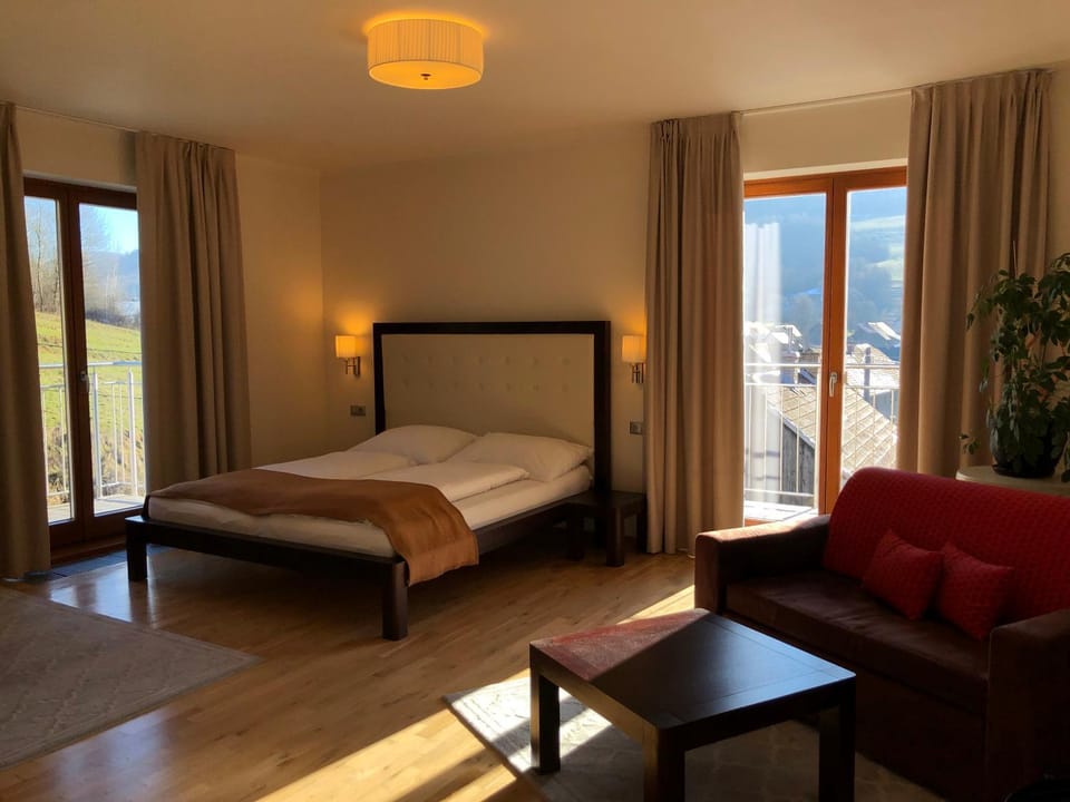 Balcony/Terrace, Photo of the whole room, Seating area, Bedroom