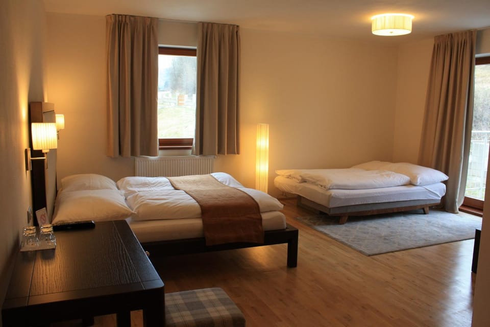 Bedroom, towels