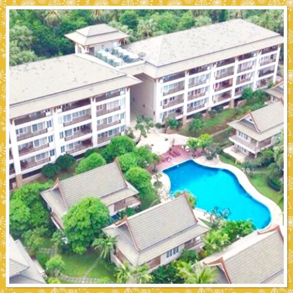 Facade/entrance, Bird's eye view, Garden, Pool view