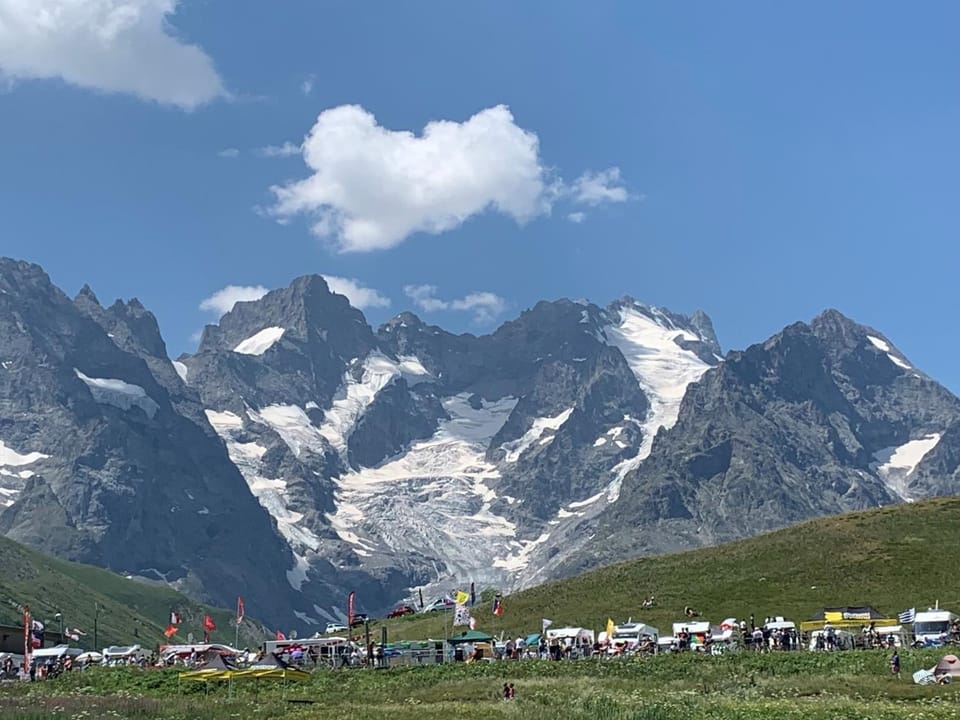 Nearby landmark, Natural landscape, Mountain view