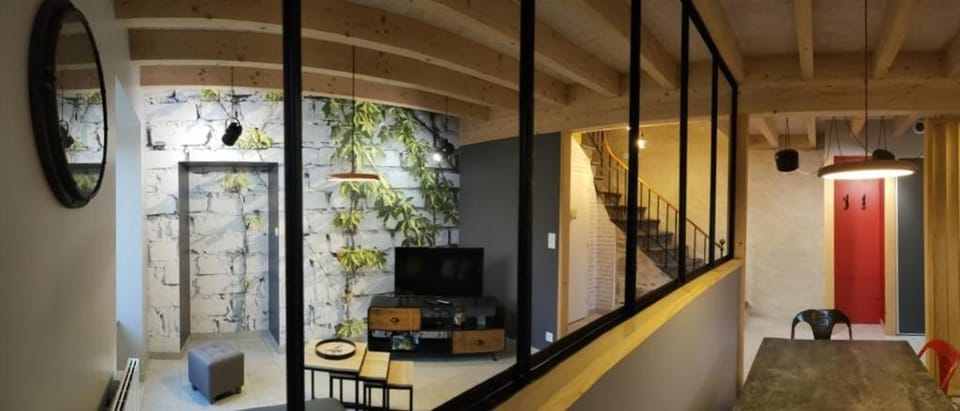 TV and multimedia, Living room, Dining area