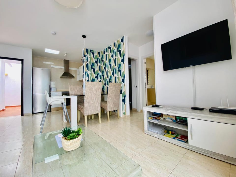 Kitchen or kitchenette, Living room, Dining area