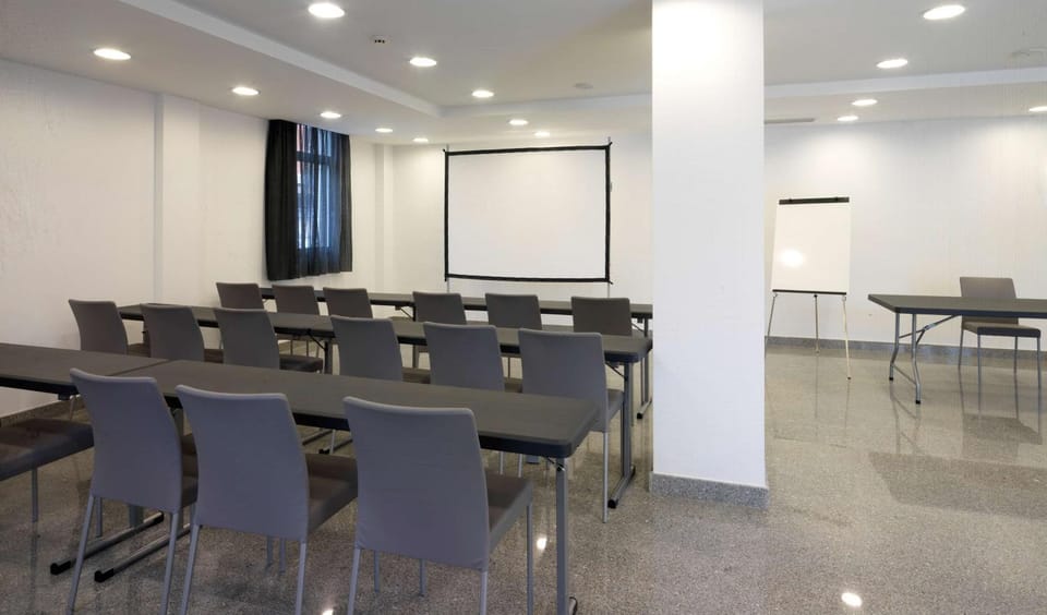 Meeting/conference room