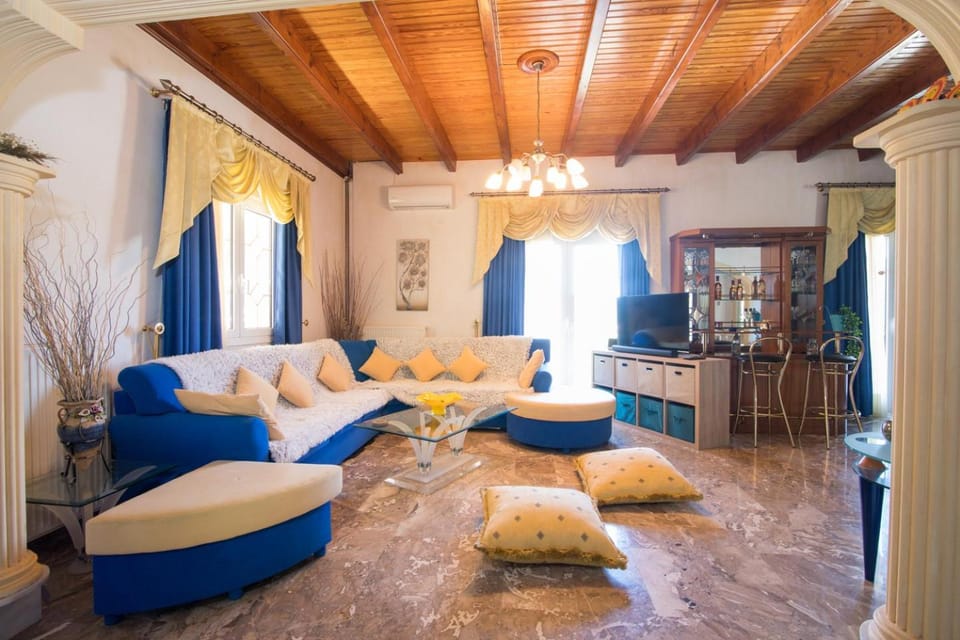 TV and multimedia, Living room, Seating area